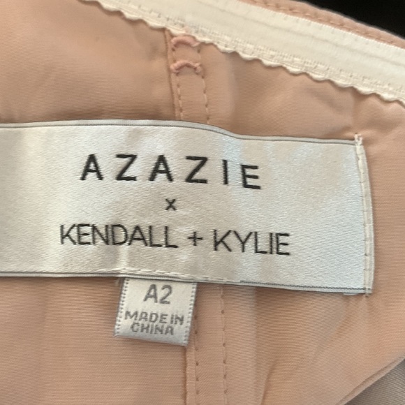 Azazie Kendall + Kylie English rose sheath off the shoulder stretch satin dress - Picture 4 of 9